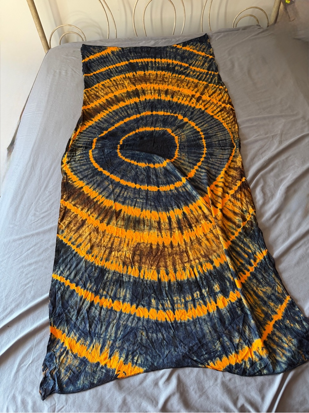Vintage Tie Dye Bullseye Tapestry Scarf | Navy Blue & Orange Batik Sarong Beach
